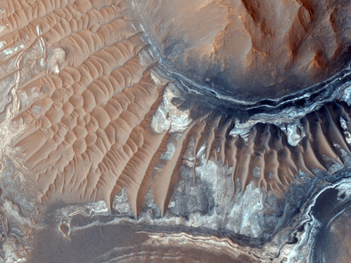 Light-Toned Deposits in Noctis Labyrinthus