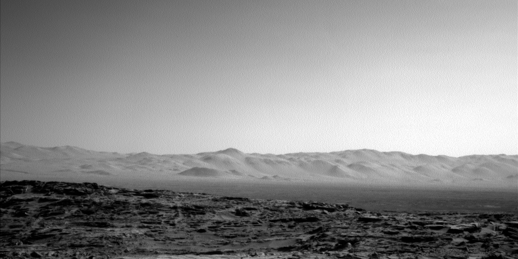 Navcam view of the northern rim of Gale crater.