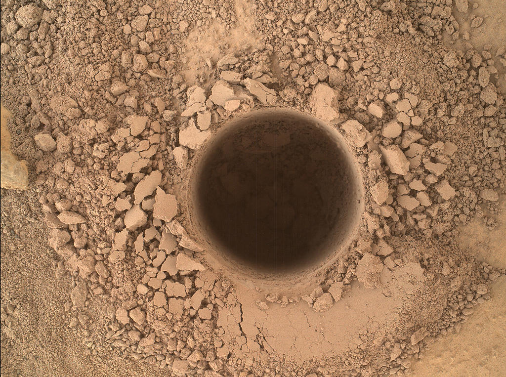 MAHLI image of the drill hole and tailings at Pahrump Hills.