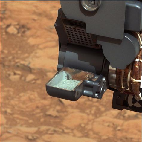 First Curiosity Drilling Sample in the Scoop
