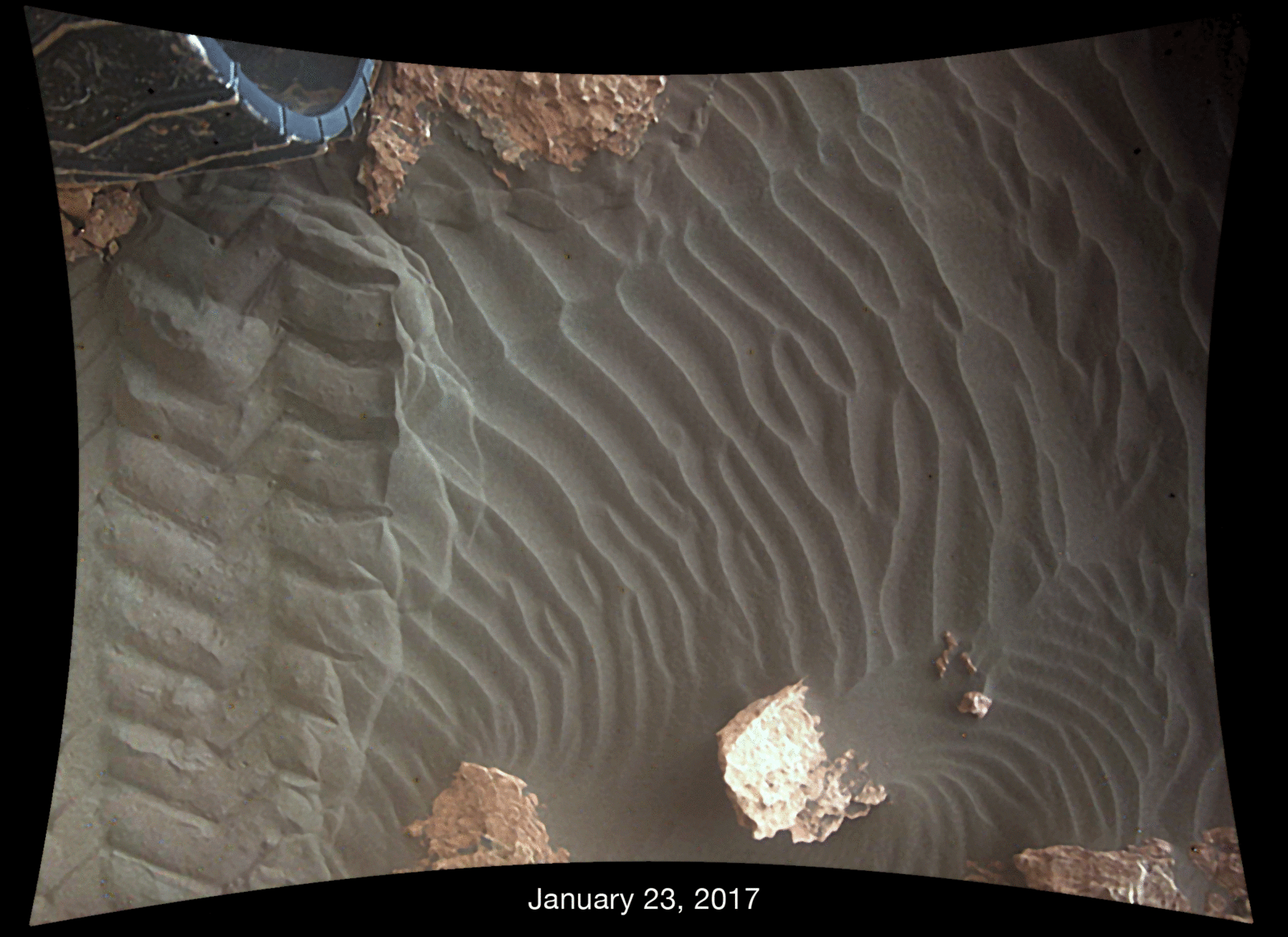 Sand Moving Under Curiosity, One Day to Next