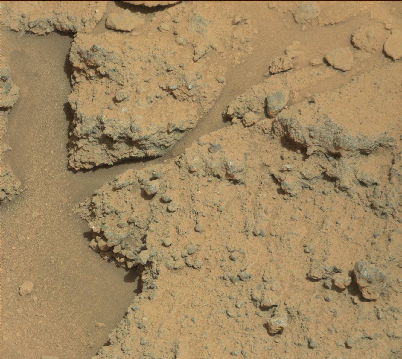 Nasa's Mars rover Curiosity acquired this image using its Mast Camera (Mastcam) on Sol 401