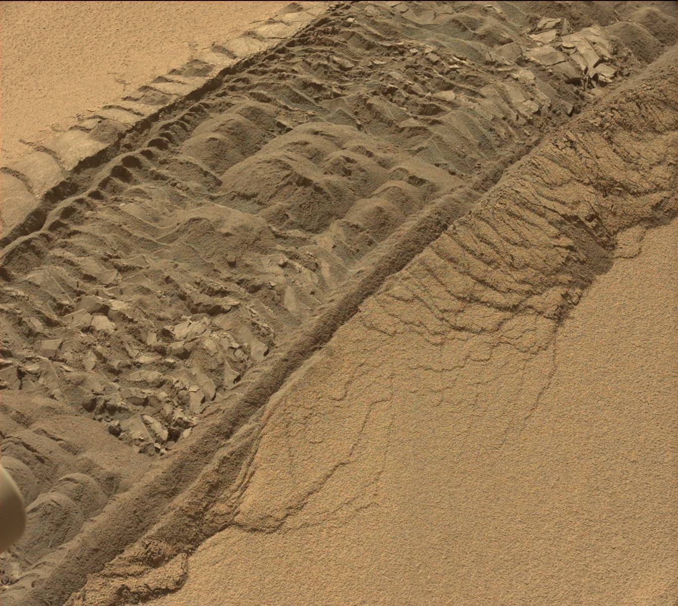 Nasa's Mars rover Curiosity acquired this image using its Mast Camera (Mastcam) on Sol 672