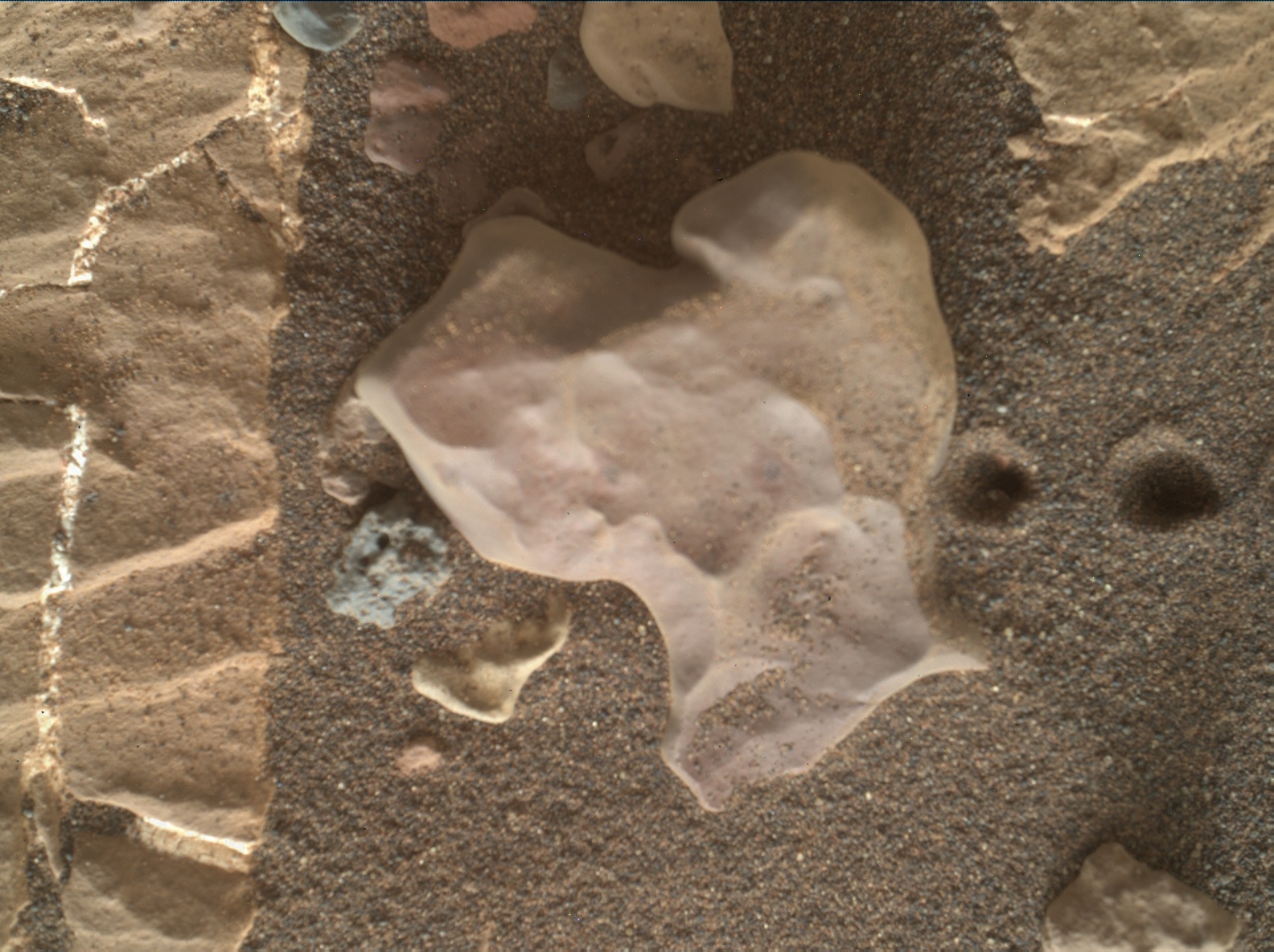 Nasa's Mars rover Curiosity acquired this image using its Mars Hand Lens Imager (MAHLI) on Sol 2013