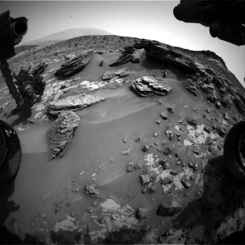 Nasa's Mars rover Curiosity acquired this image using its Front Hazard Avoidance Camera (Front Hazcam) on Sol 845, at drive 2414, site number 44