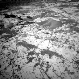 Nasa's Mars rover Curiosity acquired this image using its Left Navigation Camera on Sol 862, at drive 2456, site number 44