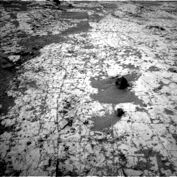 Nasa's Mars rover Curiosity acquired this image using its Left Navigation Camera on Sol 862, at drive 2522, site number 44