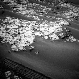 Nasa's Mars rover Curiosity acquired this image using its Left Navigation Camera on Sol 862, at drive 2852, site number 44