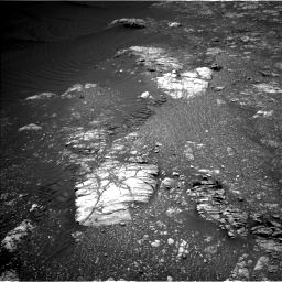 Nasa's Mars rover Curiosity acquired this image using its Left Navigation Camera on Sol 2475, at drive 2480, site number 76