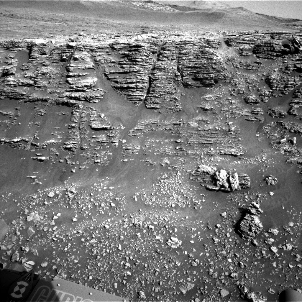 Nasa's Mars rover Curiosity acquired this image using its Left Navigation Camera on Sol 2475, at drive 2594, site number 76