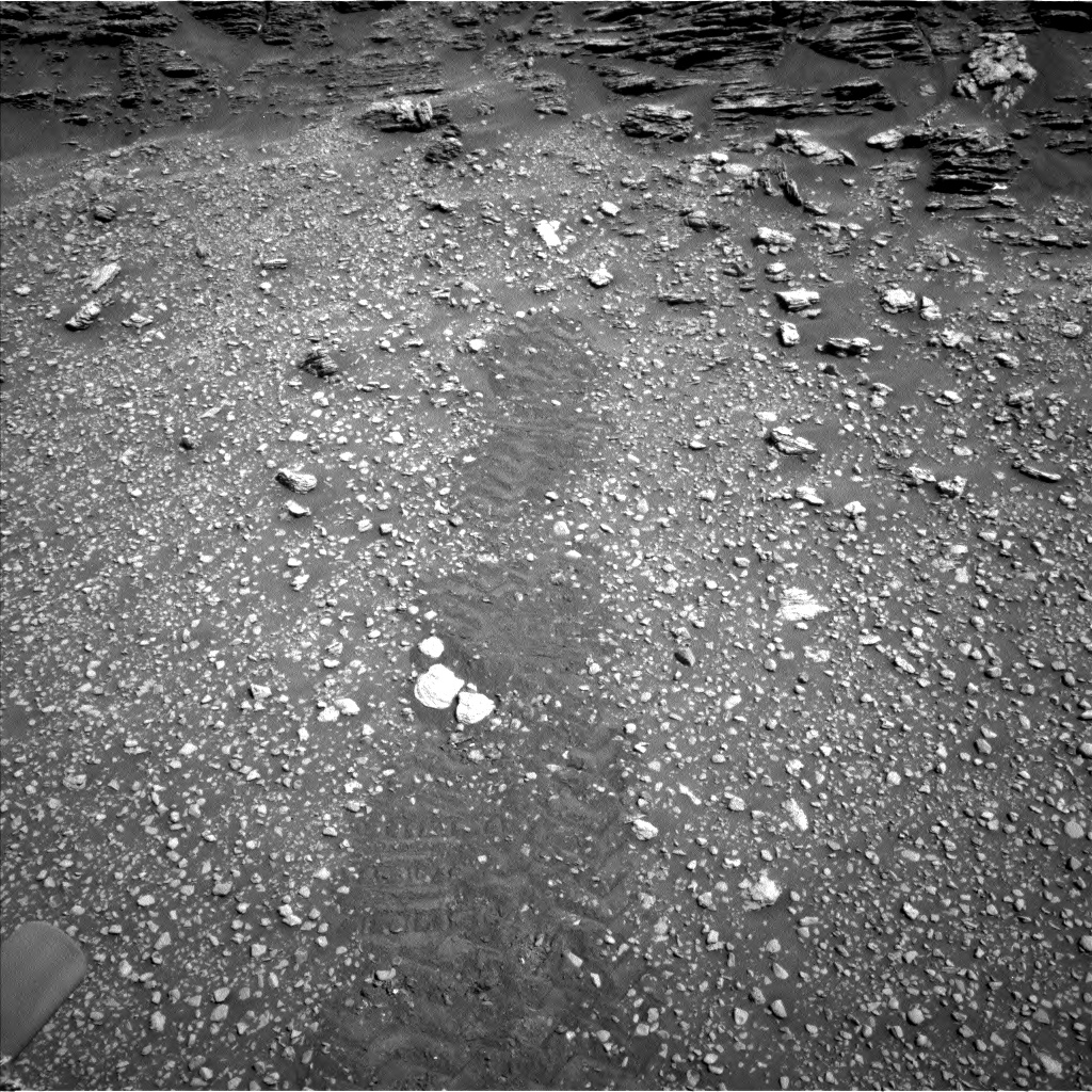 Nasa's Mars rover Curiosity acquired this image using its Left Navigation Camera on Sol 2476, at drive 2618, site number 76