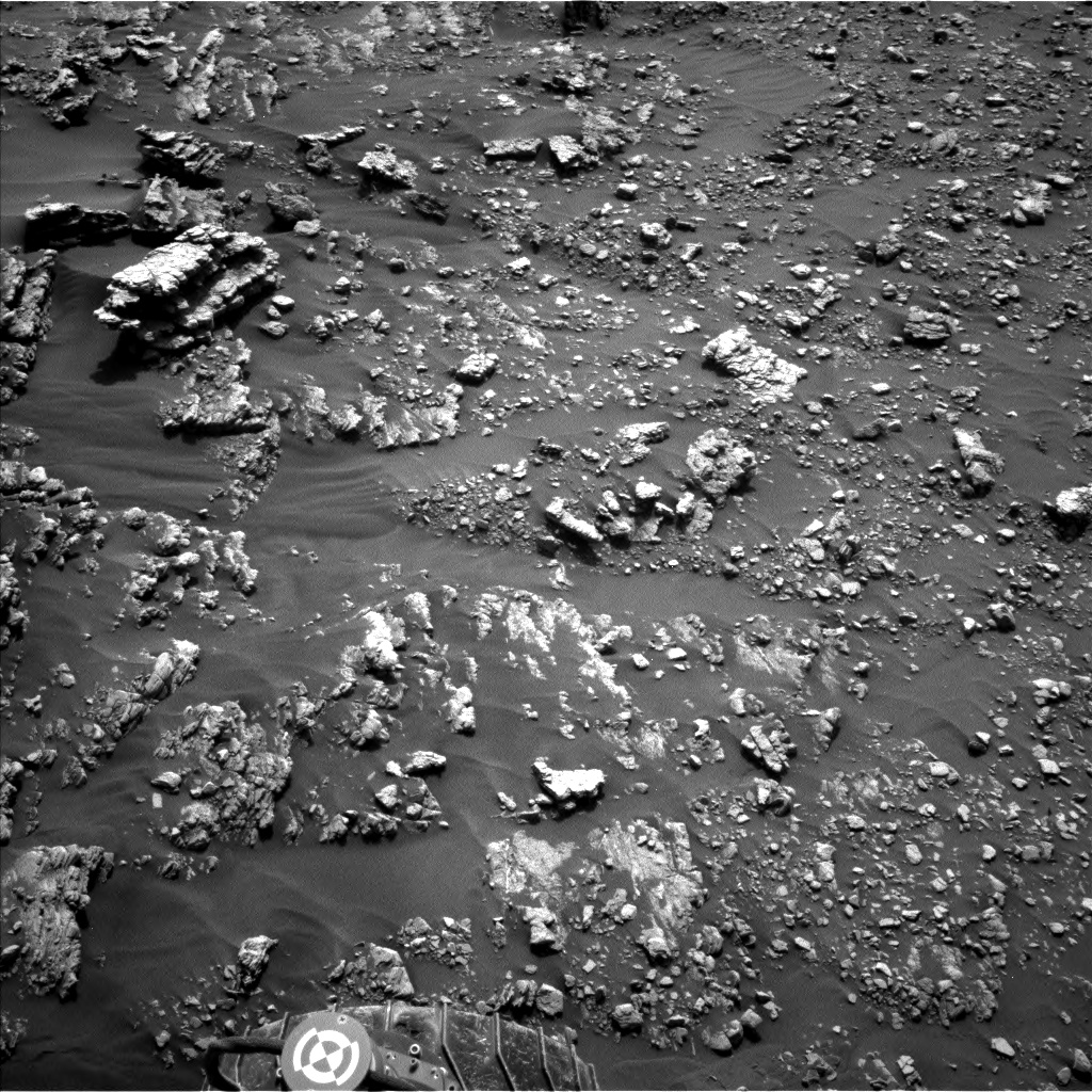 Nasa's Mars rover Curiosity acquired this image using its Left Navigation Camera on Sol 2476, at drive 2672, site number 76