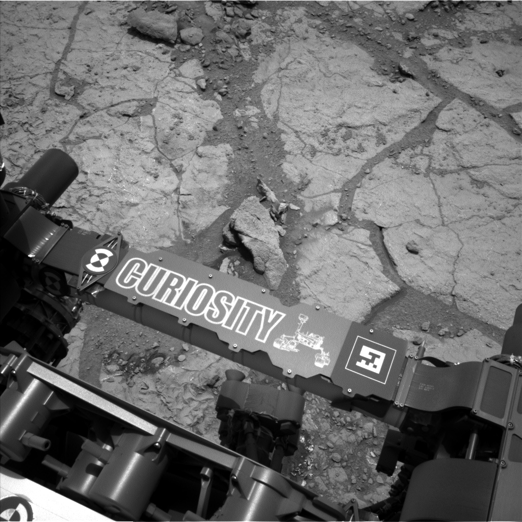 Nasa's Mars rover Curiosity acquired this image using its Left Navigation Camera on Sol 272, at drive 68, site number 6