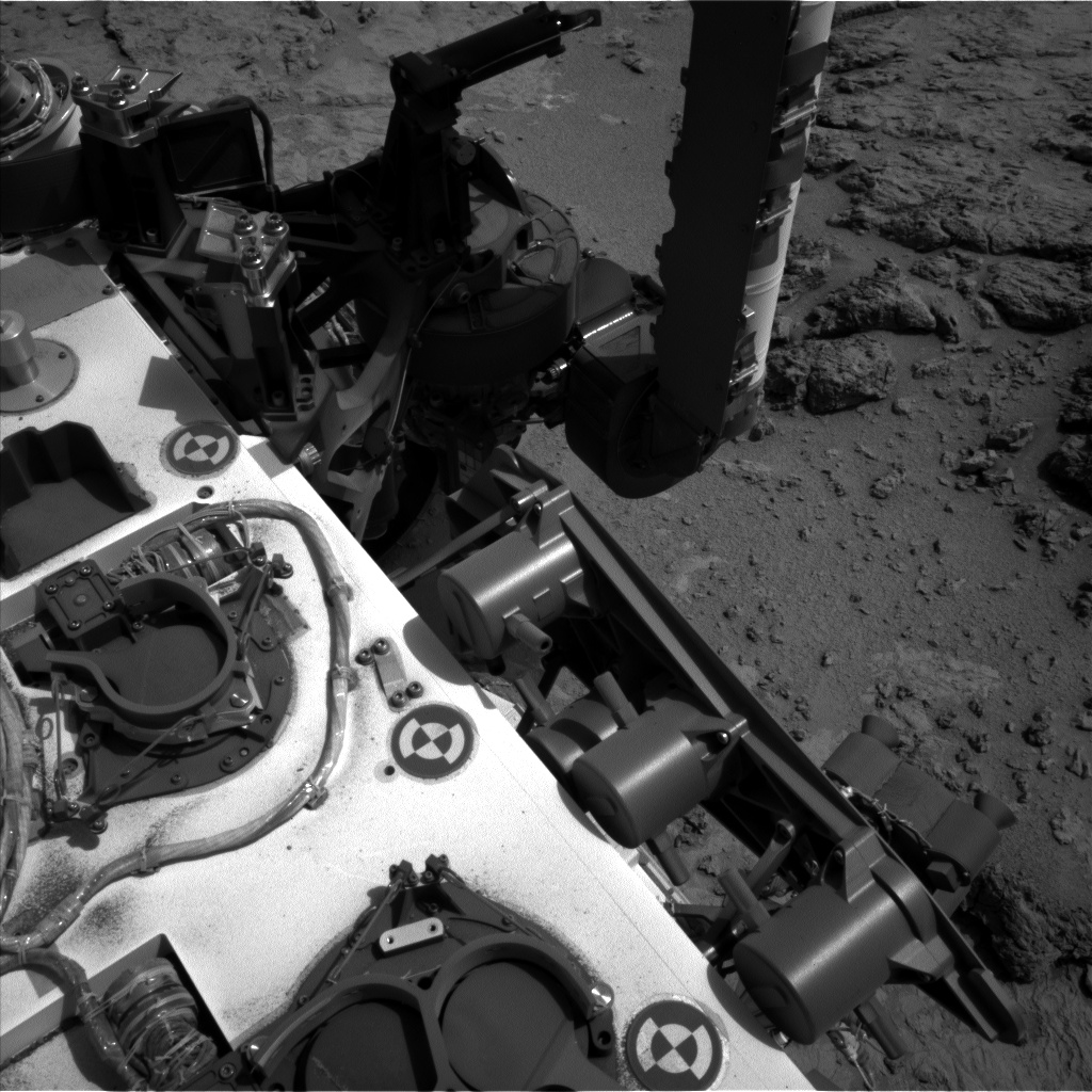 Nasa's Mars rover Curiosity acquired this image using its Left Navigation Camera on Sol 303, at drive 450, site number 6