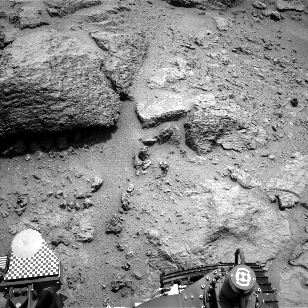 Nasa's Mars rover Curiosity acquired this image using its Right Navigation Camera on Sol 303, at drive 450, site number 6
