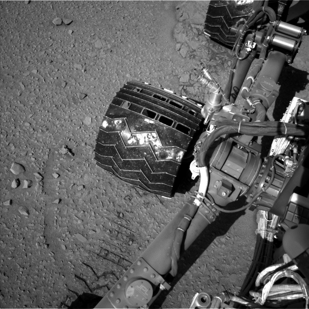 Nasa's Mars rover Curiosity acquired this image using its Left Navigation Camera on Sol 527, at drive 1800, site number 25
