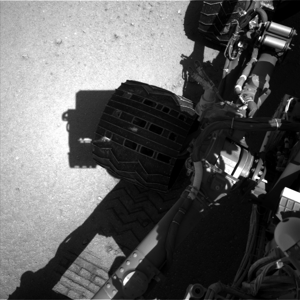 Nasa's Mars rover Curiosity acquired this image using its Left Navigation Camera on Sol 548, at drive 634, site number 27