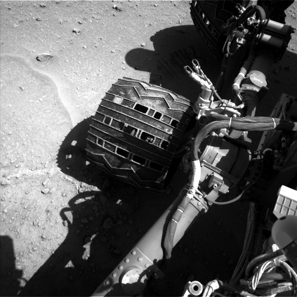 Nasa's Mars rover Curiosity acquired this image using its Left Navigation Camera on Sol 548, at drive 748, site number 27