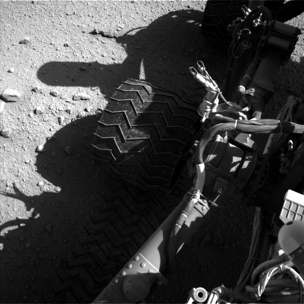Nasa's Mars rover Curiosity acquired this image using its Left Navigation Camera on Sol 548, at drive 910, site number 27