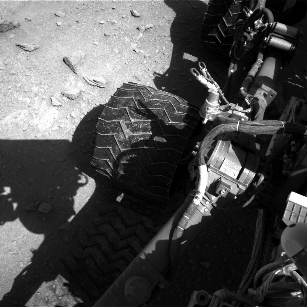 Nasa's Mars rover Curiosity acquired this image using its Left Navigation Camera on Sol 552, at drive 1280, site number 27