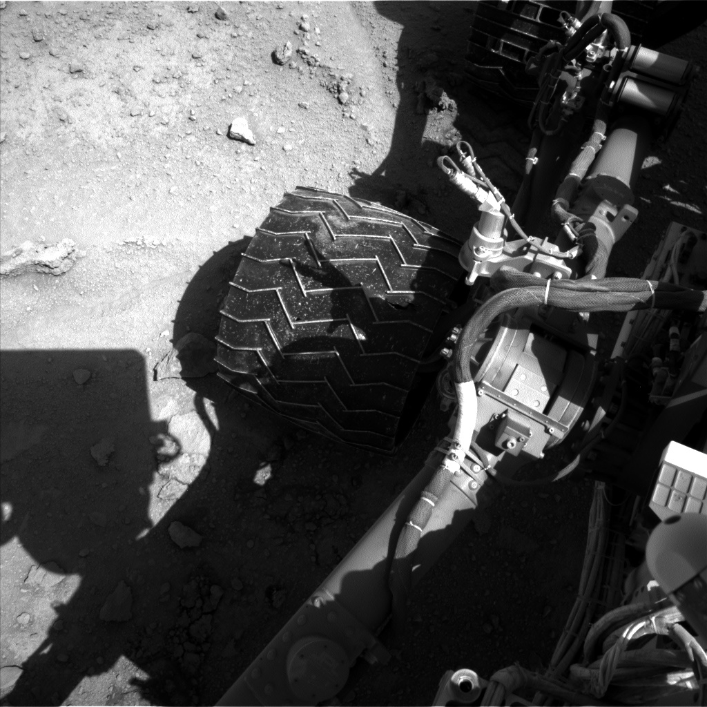 Nasa's Mars rover Curiosity acquired this image using its Left Navigation Camera on Sol 552, at drive 1298, site number 27