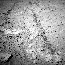 Nasa's Mars rover Curiosity acquired this image using its Left Navigation Camera on Sol 552, at drive 1394, site number 27