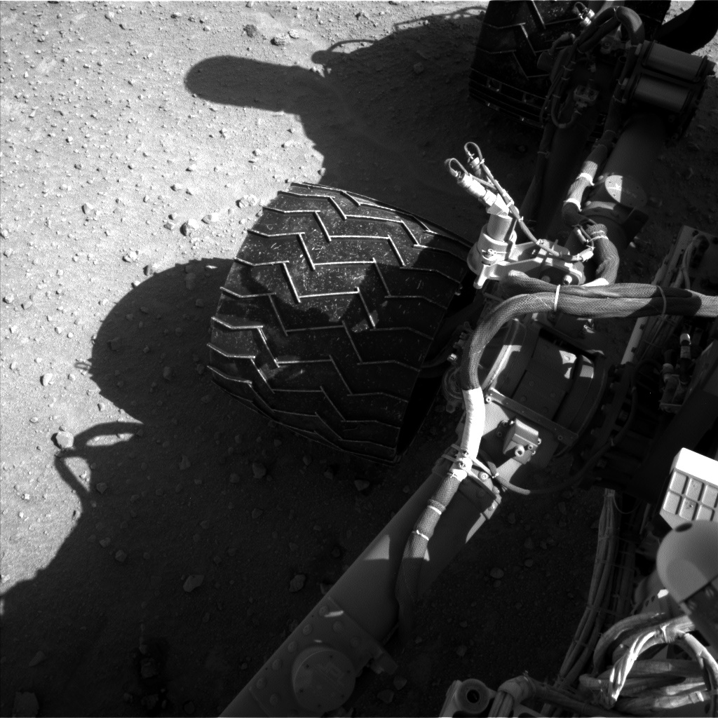 Nasa's Mars rover Curiosity acquired this image using its Left Navigation Camera on Sol 552, at drive 1400, site number 27