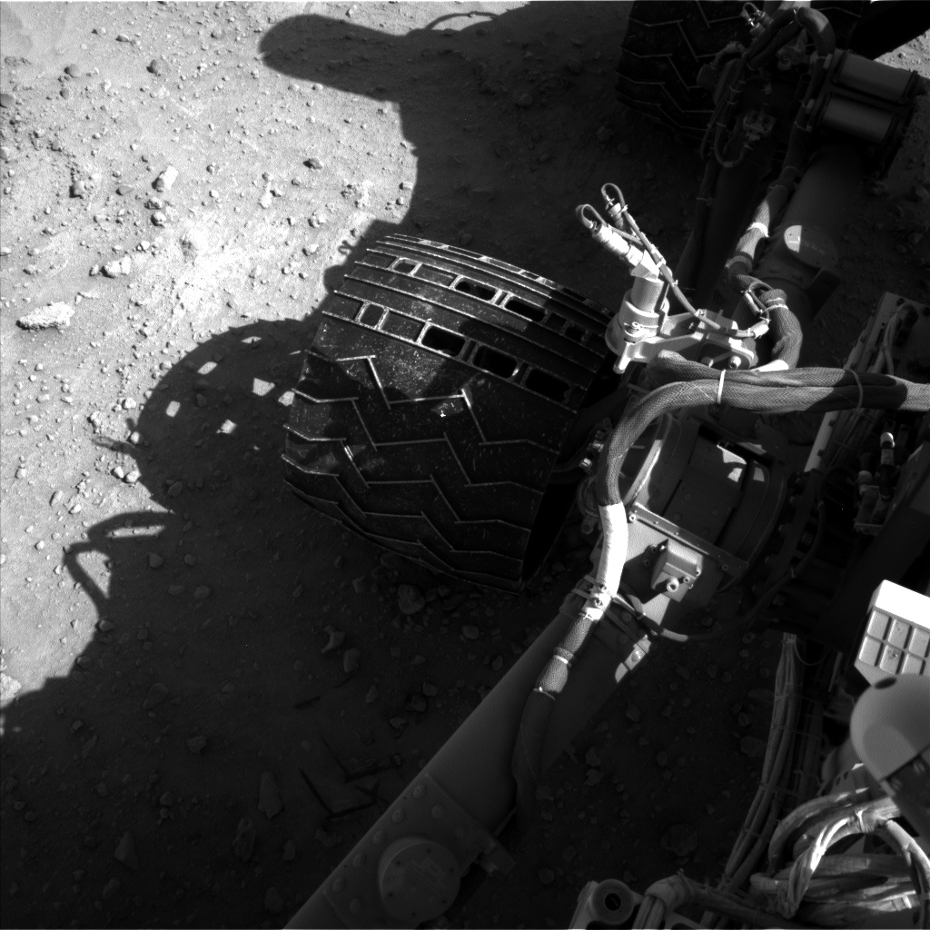 Nasa's Mars rover Curiosity acquired this image using its Left Navigation Camera on Sol 552, at drive 1418, site number 27