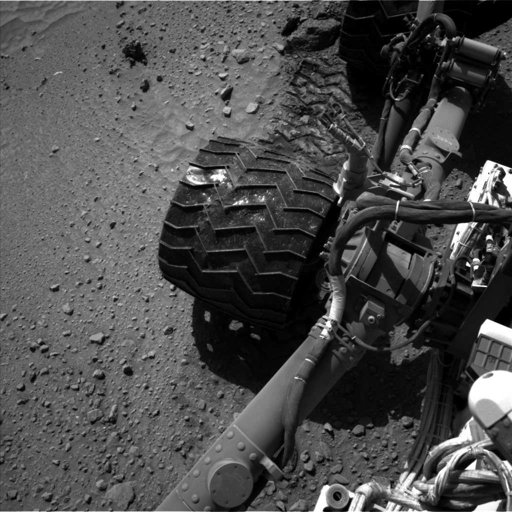 Nasa's Mars rover Curiosity acquired this image using its Left Navigation Camera on Sol 555, at drive 574, site number 28