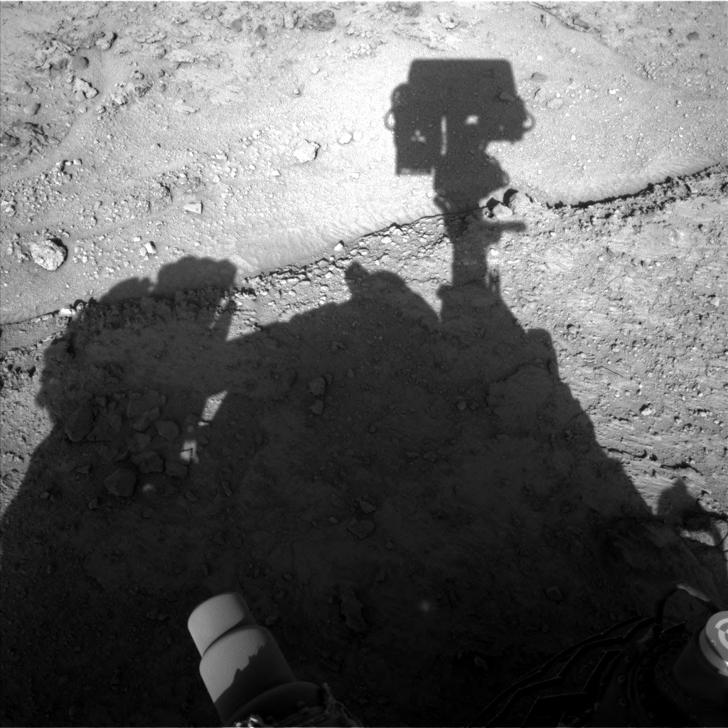 Nasa's Mars rover Curiosity acquired this image using its Left Navigation Camera on Sol 587, at drive 938, site number 30