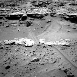 Nasa's Mars rover Curiosity acquired this image using its Left Navigation Camera on Sol 606, at drive 1136, site number 31