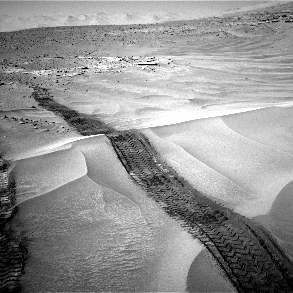 Nasa's Mars rover Curiosity acquired this image using its Right Navigation Camera on Sol 606, at drive 1220, site number 31