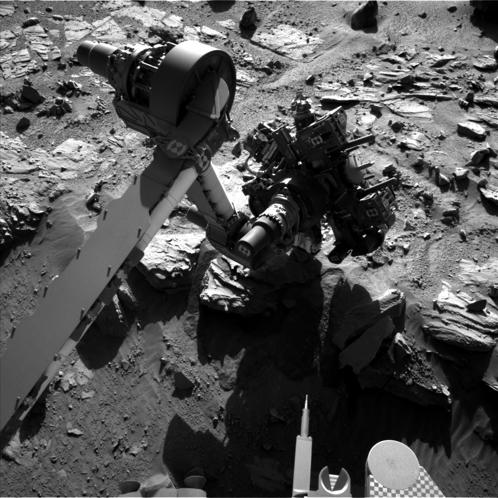 Nasa's Mars rover Curiosity acquired this image using its Left Navigation Camera on Sol 627, at drive 1330, site number 31