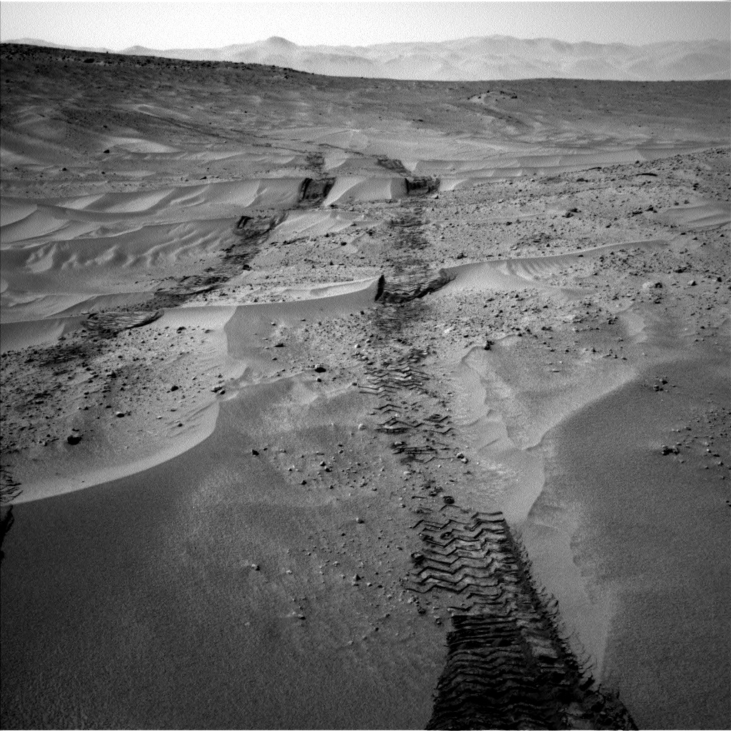 Nasa's Mars rover Curiosity acquired this image using its Left Navigation Camera on Sol 672, at drive 0, site number 38