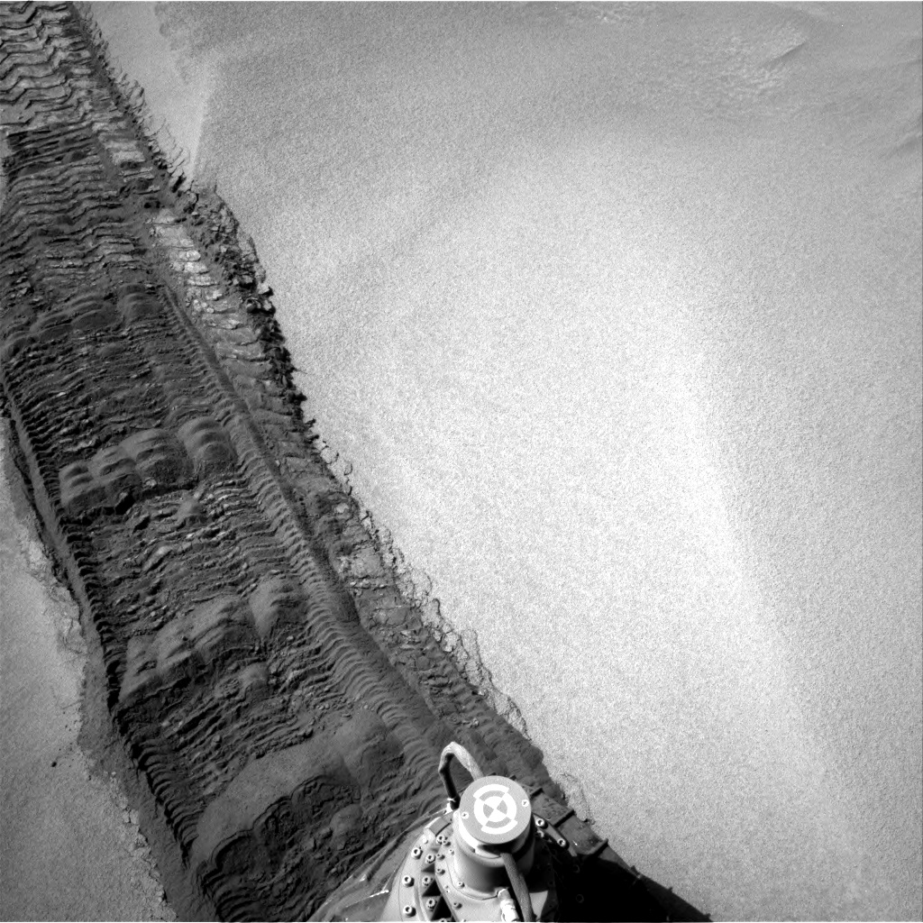 Nasa's Mars rover Curiosity acquired this image using its Right Navigation Camera on Sol 672, at drive 0, site number 38