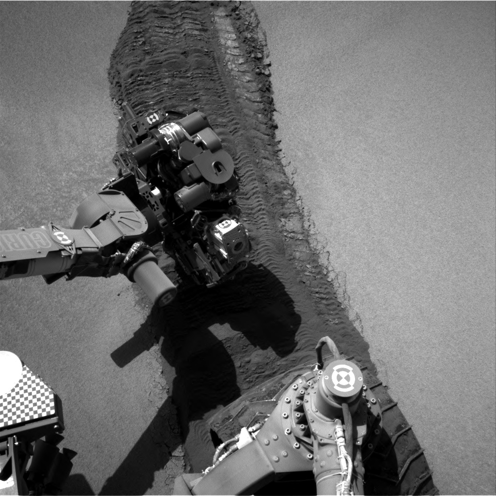 Nasa's Mars rover Curiosity acquired this image using its Right Navigation Camera on Sol 673, at drive 0, site number 38