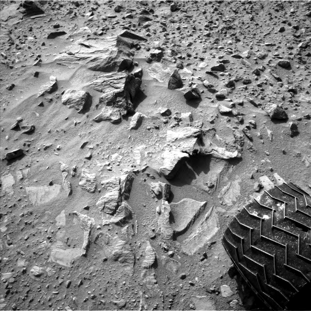Nasa's Mars rover Curiosity acquired this image using its Left Navigation Camera on Sol 692, at drive 1176, site number 39