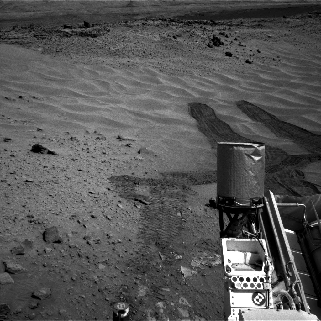 Nasa's Mars rover Curiosity acquired this image using its Left Navigation Camera on Sol 713, at drive 660, site number 40