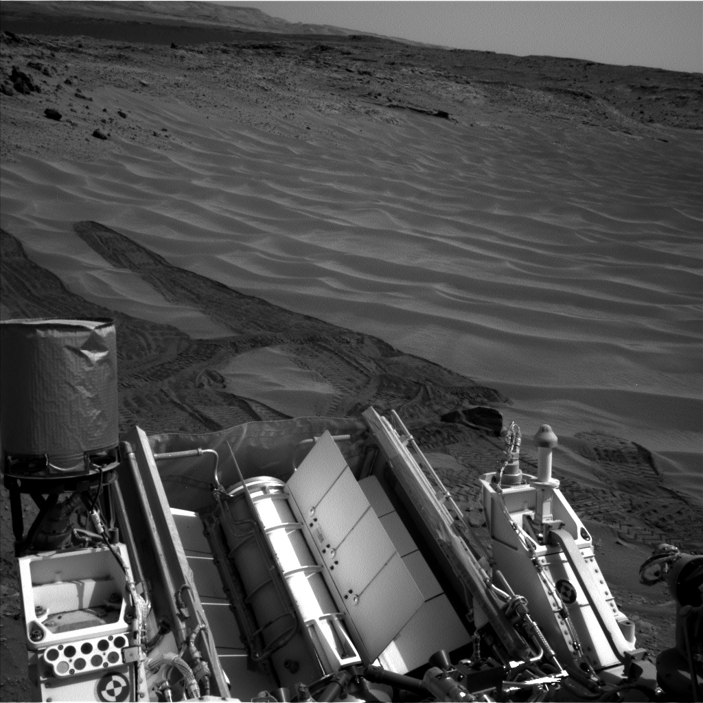 Nasa's Mars rover Curiosity acquired this image using its Left Navigation Camera on Sol 713, at drive 660, site number 40