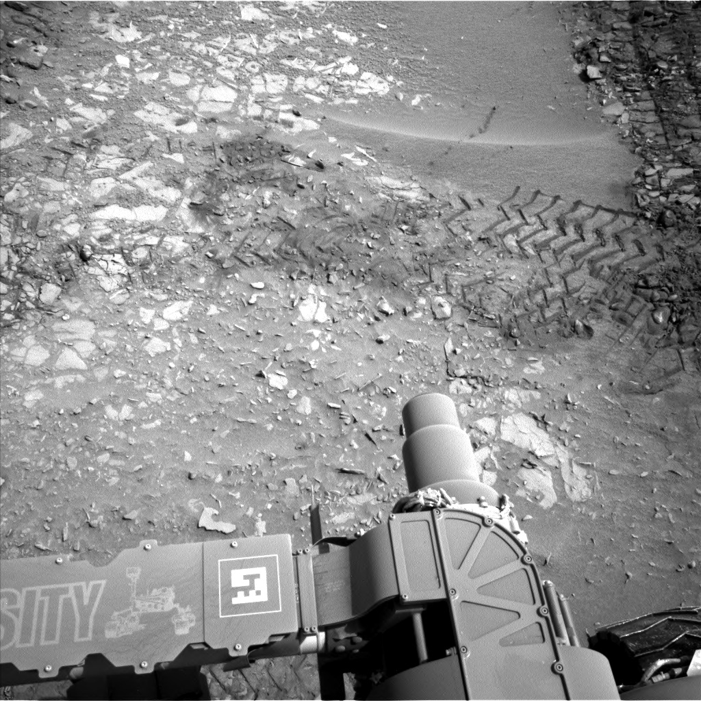 Nasa's Mars rover Curiosity acquired this image using its Left Navigation Camera on Sol 717, at drive 1286, site number 40