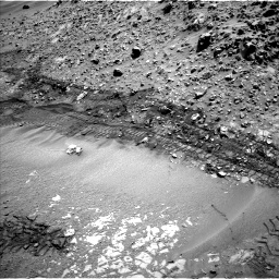 Nasa's Mars rover Curiosity acquired this image using its Left Navigation Camera on Sol 729, at drive 1402, site number 40