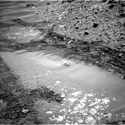 Nasa's Mars rover Curiosity acquired this image using its Left Navigation Camera on Sol 729, at drive 1408, site number 40