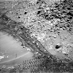 Nasa's Mars rover Curiosity acquired this image using its Left Navigation Camera on Sol 729, at drive 1420, site number 40