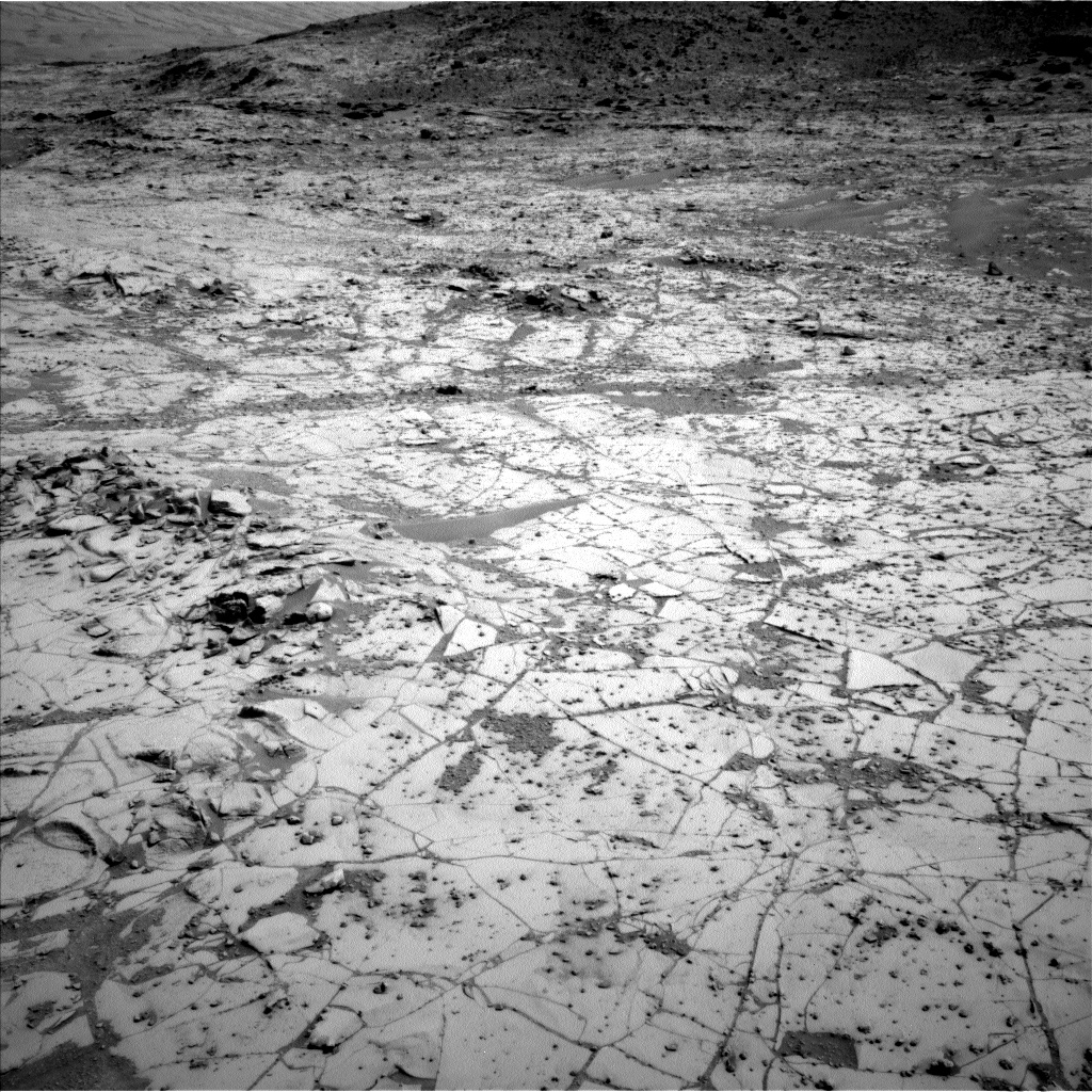 Nasa's Mars rover Curiosity acquired this image using its Left Navigation Camera on Sol 780, at drive 90, site number 43