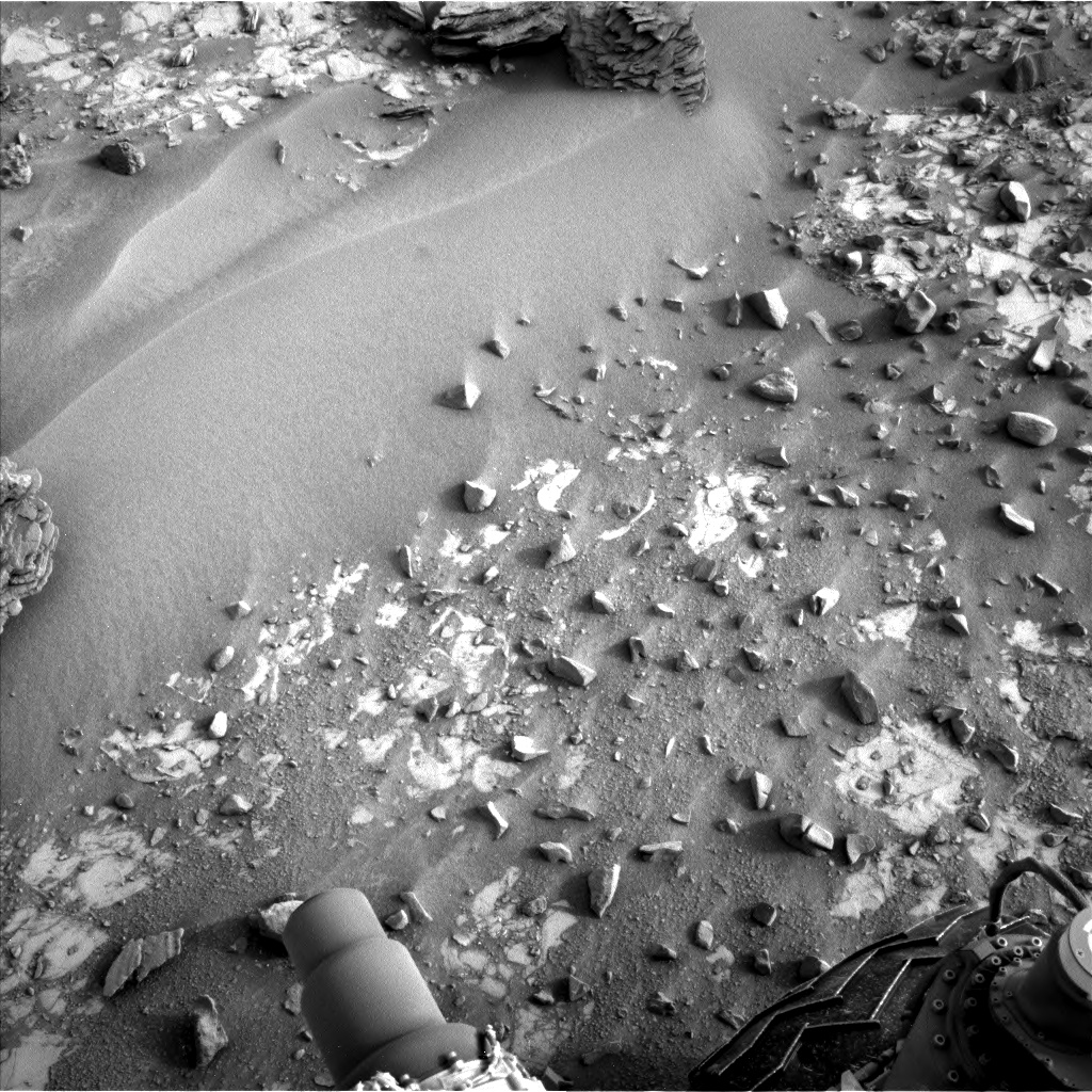 Nasa's Mars rover Curiosity acquired this image using its Left Navigation Camera on Sol 794, at drive 568, site number 44