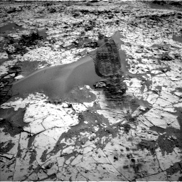 Nasa's Mars rover Curiosity acquired this image using its Left Navigation Camera on Sol 797, at drive 724, site number 44
