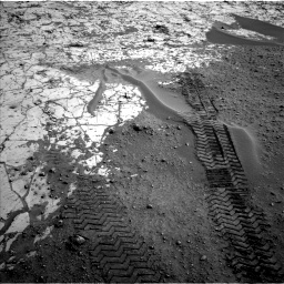 Nasa's Mars rover Curiosity acquired this image using its Left Navigation Camera on Sol 797, at drive 910, site number 44