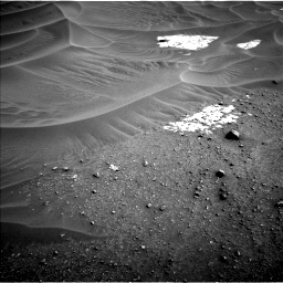 Nasa's Mars rover Curiosity acquired this image using its Left Navigation Camera on Sol 799, at drive 950, site number 44