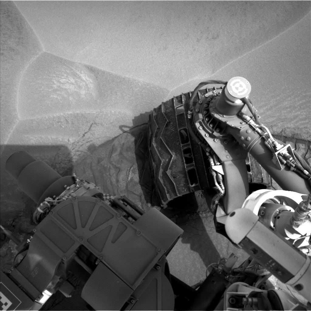 Nasa's Mars rover Curiosity acquired this image using its Left Navigation Camera on Sol 799, at drive 1106, site number 44