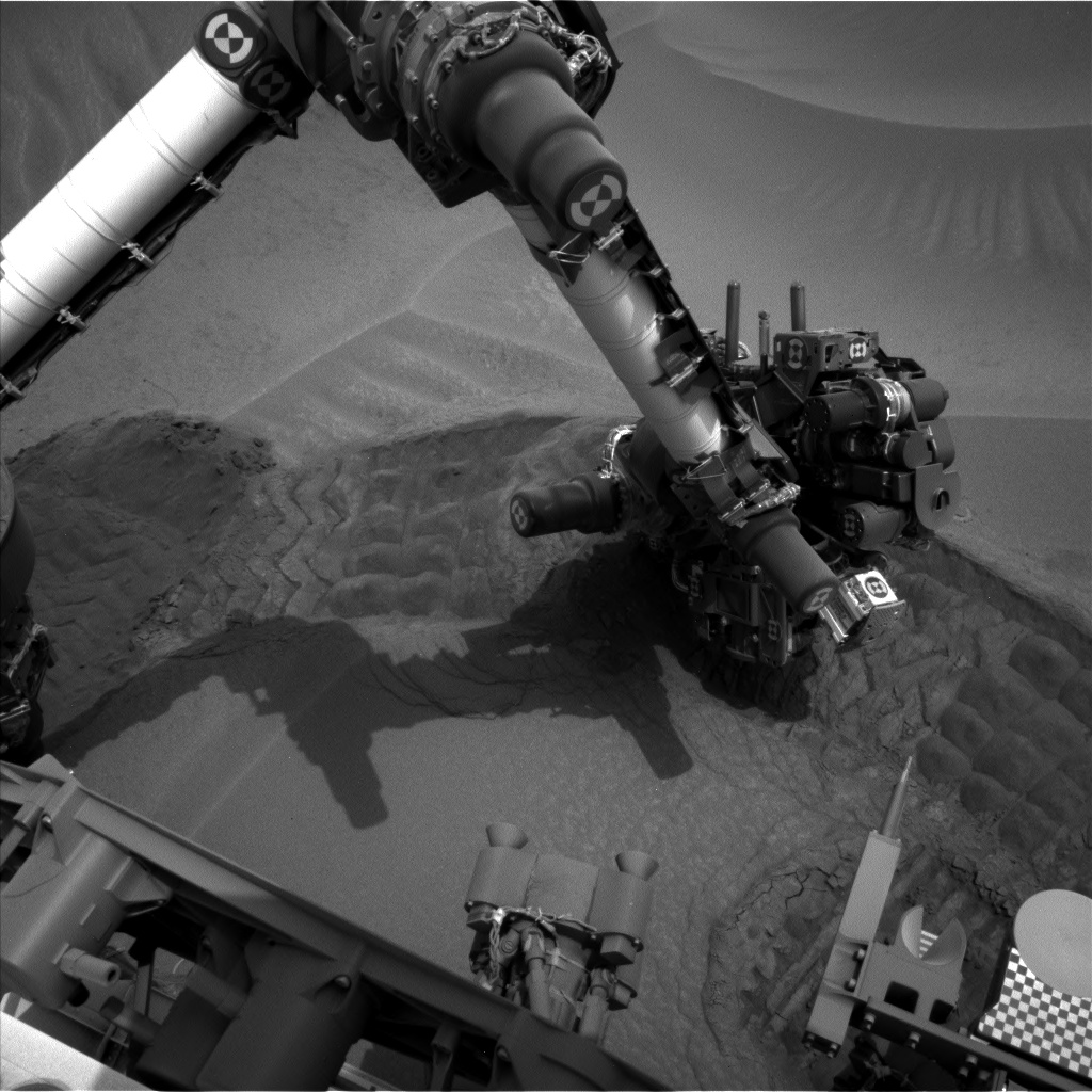 Nasa's Mars rover Curiosity acquired this image using its Left Navigation Camera on Sol 802, at drive 1140, site number 44